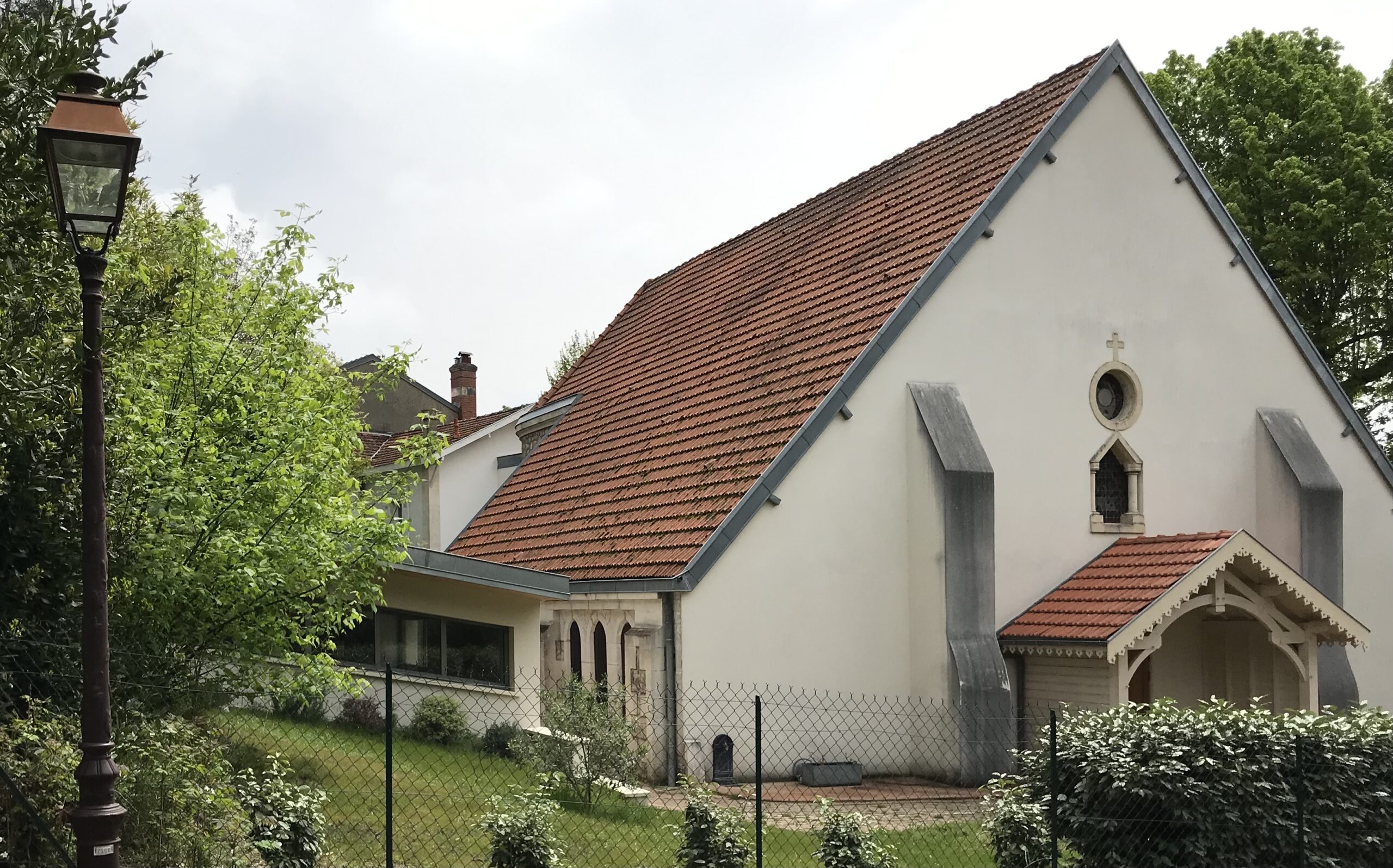 VUE DE LA RUE ANGLICANE / ACT