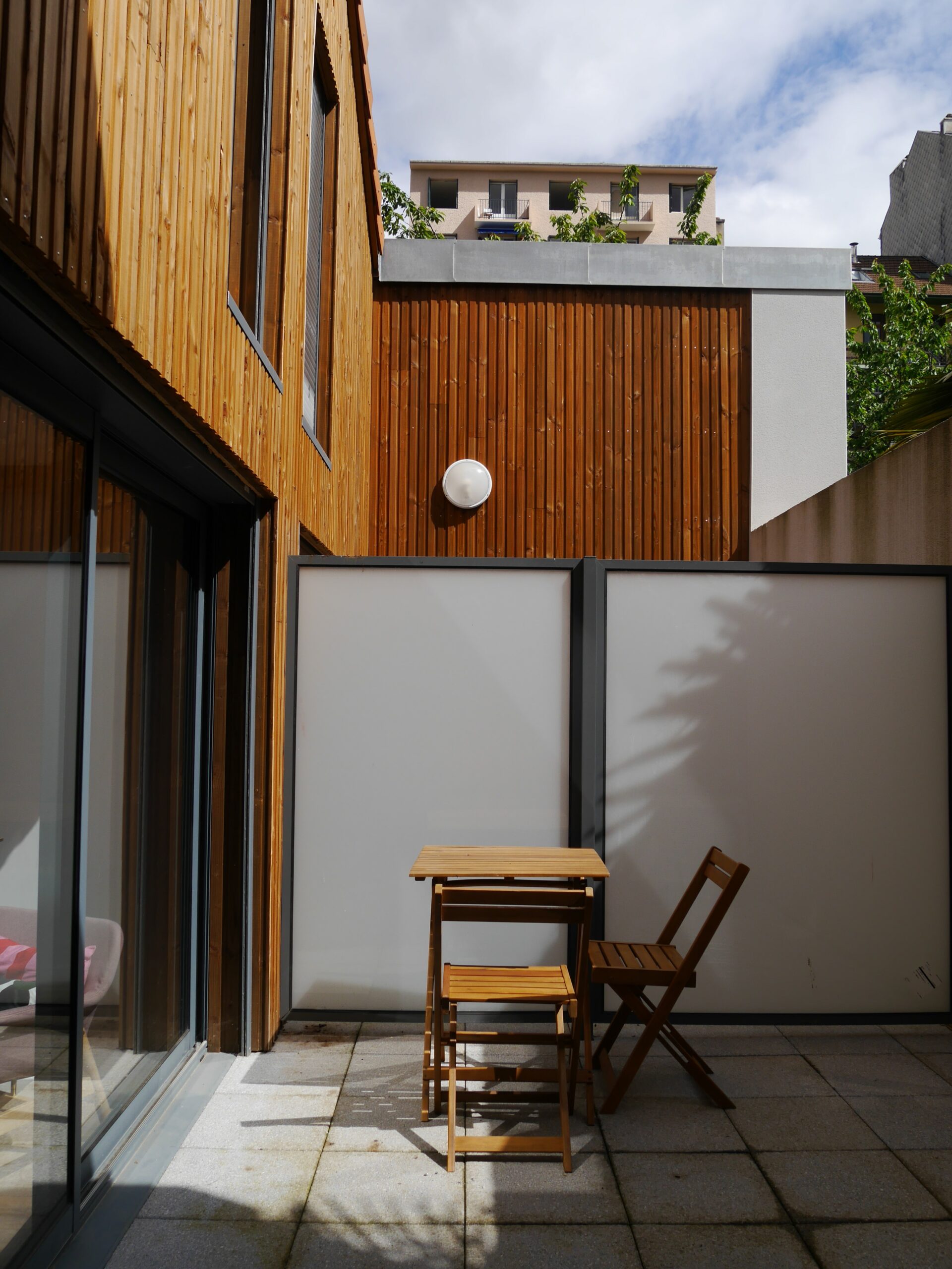 Terrasse privative orientée Est / AW architecture et ingénierie