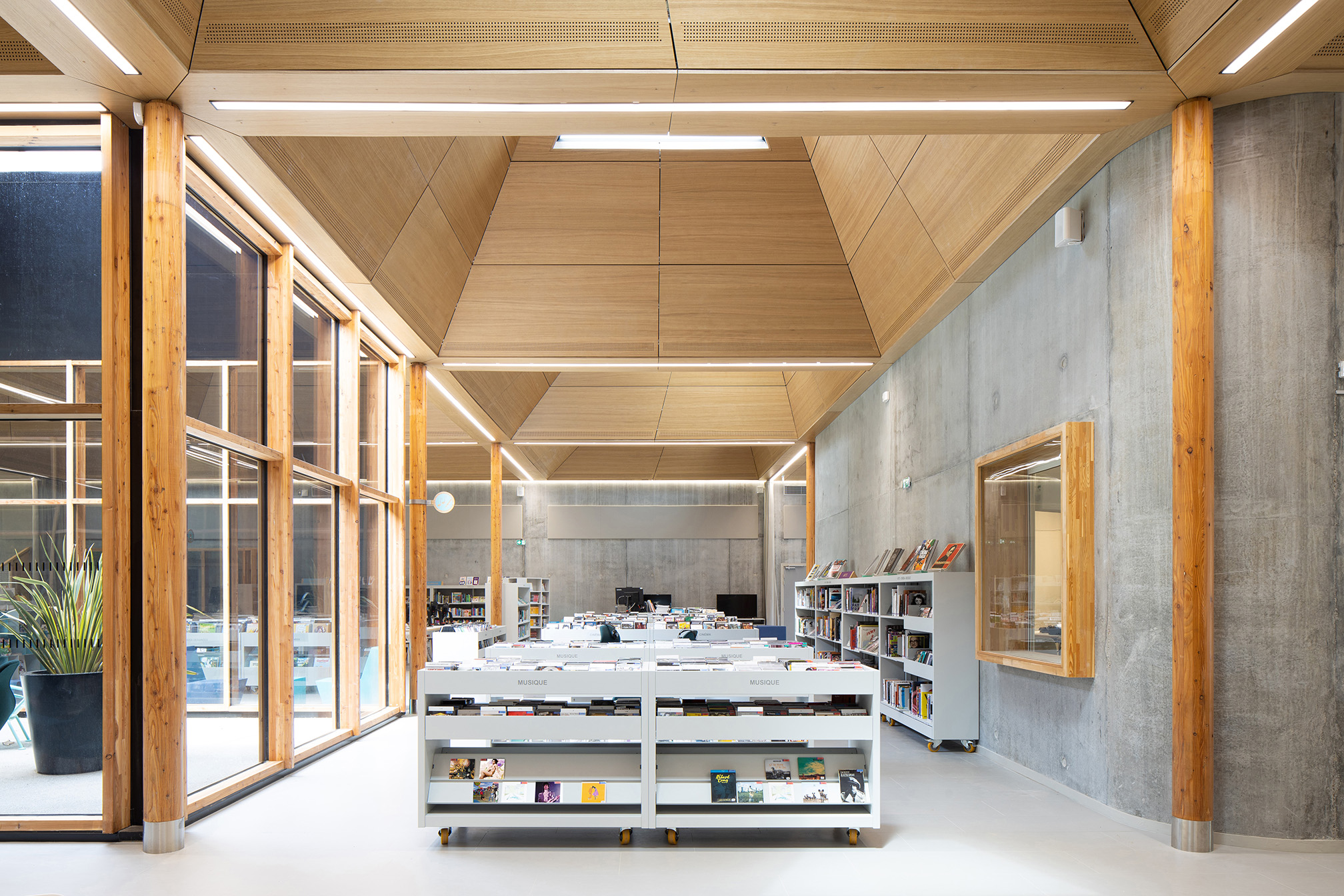 espaces de consultation / Arthur Péquin