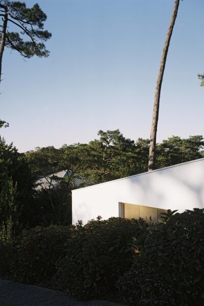 la maison dans la pente / Agnes Clotis