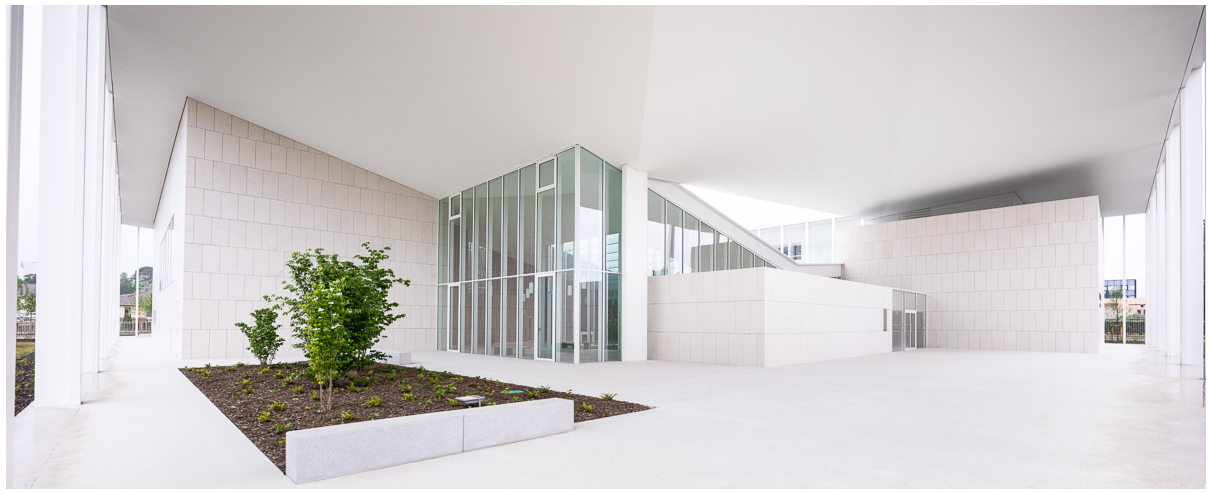 Palais de justice_parvis / @blp&associés/Aubert