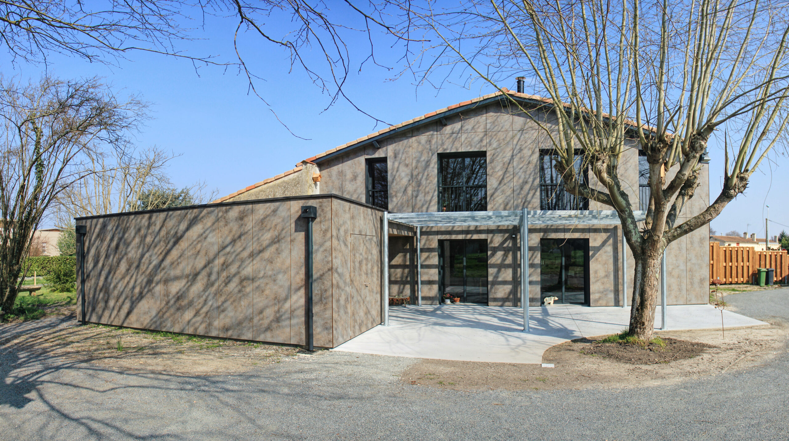 Facade Sud-Ouest / Agencéa