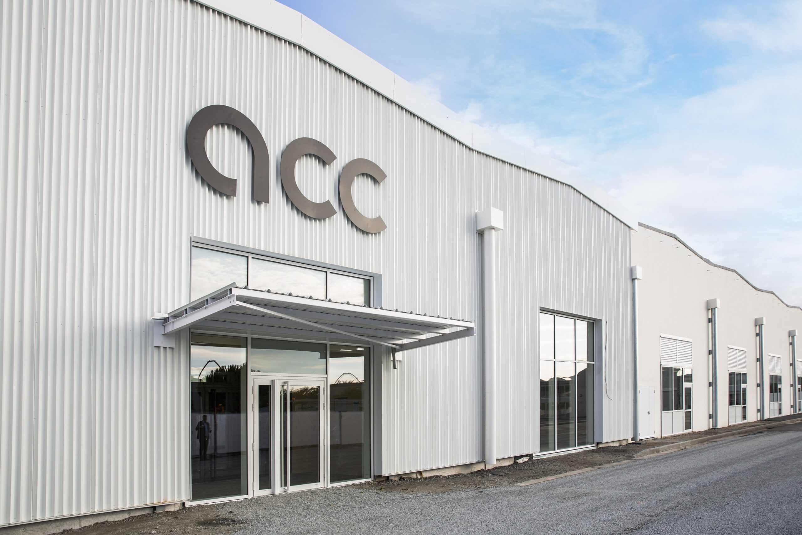 Façade du centre de R&D / Jérémie Mazenq