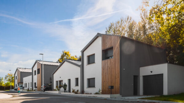 Front de rue / hub architectes