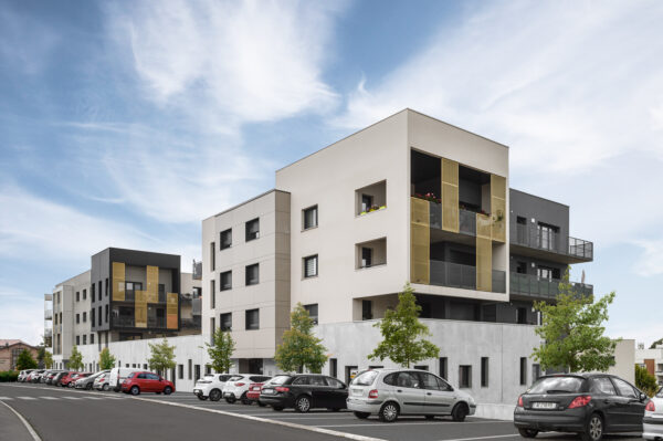 Façade sur rue / HUB Architectes