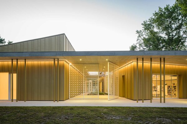 centre culturel Pian Medoc / Stanislas Ledoux