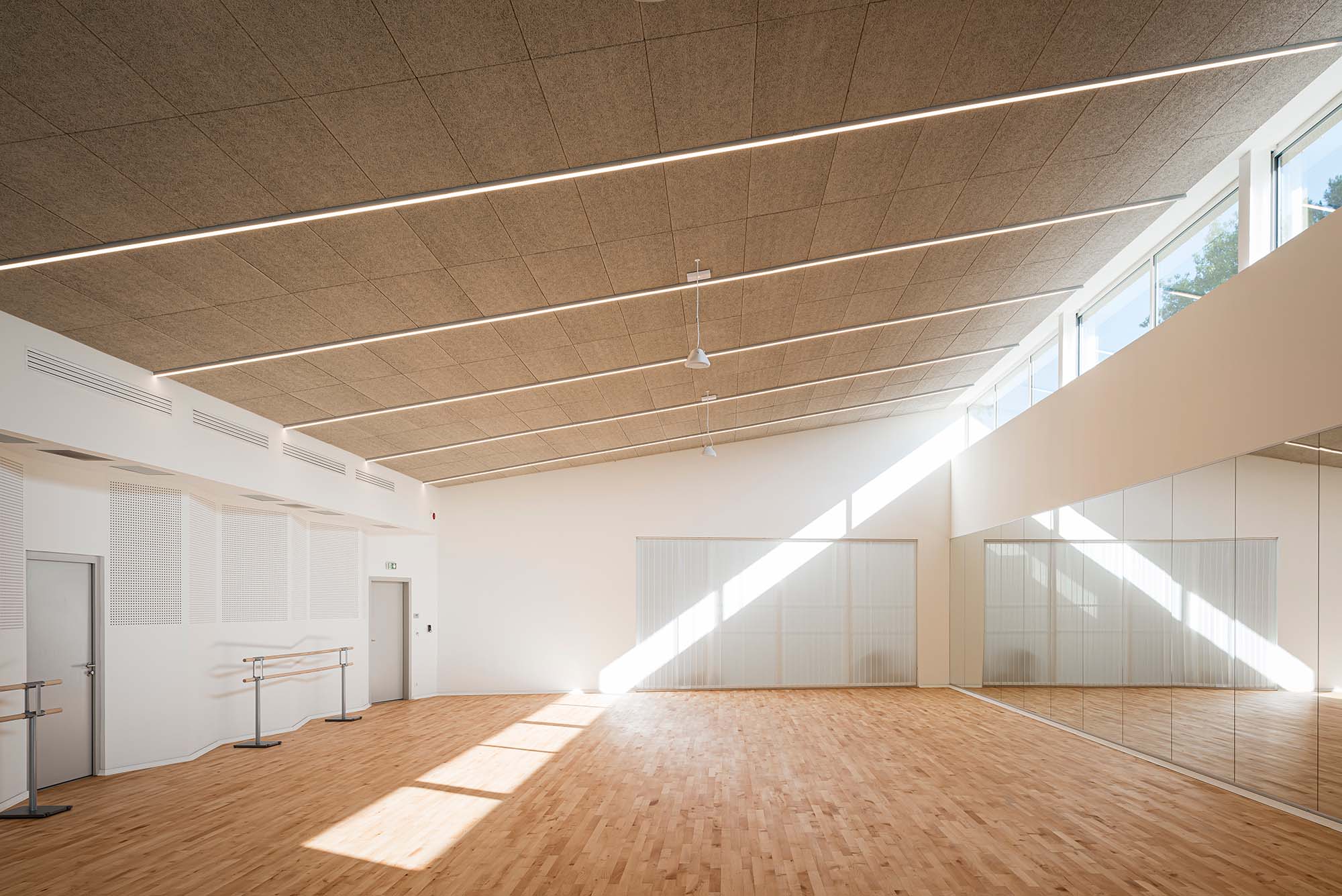 centre culturel Pian Medoc / Stanislas Ledoux